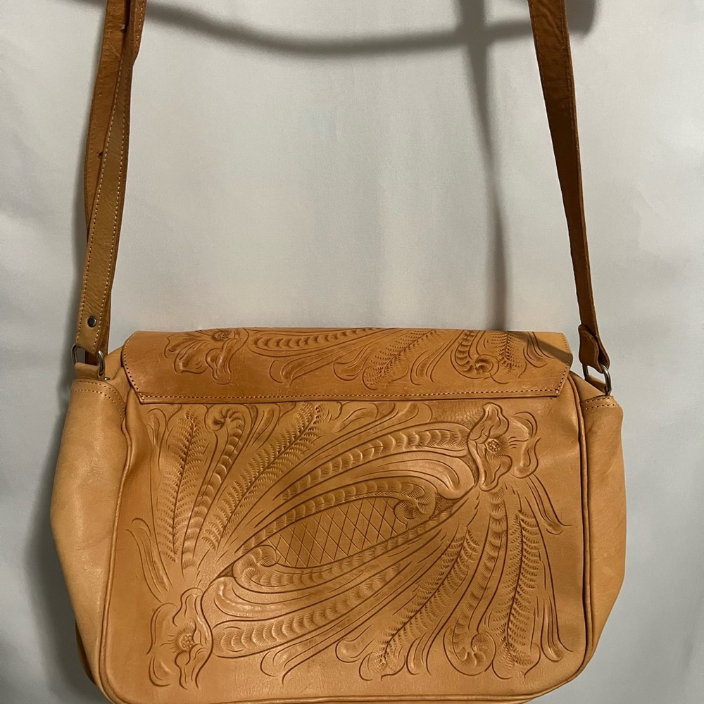 Sergios Collection Embossed Shoulder Bag - Picture 4 of 14